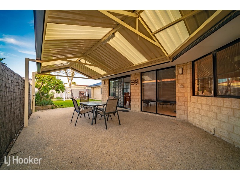 16 Cambernon Green, Port Kennedy WA 6172