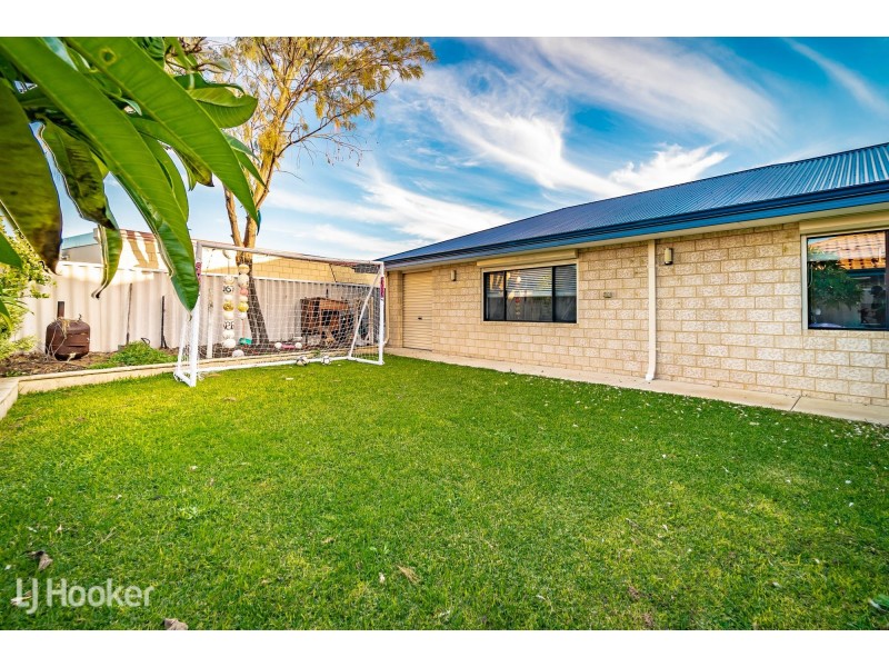 16 Cambernon Green, Port Kennedy WA 6172