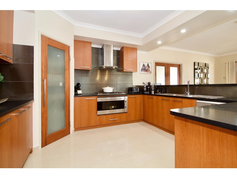1 Abbeytown Circle, Waikiki WA 6169