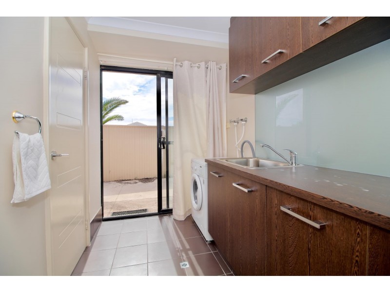 1 Abbeytown Circle, Waikiki WA 6169