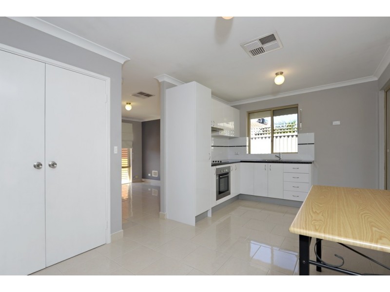 2/10 Meadow Court, Cooloongup WA 6168