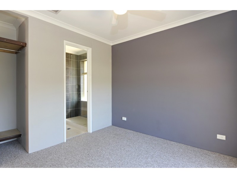 2/10 Meadow Court, Cooloongup WA 6168