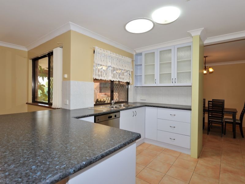 7 Kingsbridge Road, Warnbro WA 6169