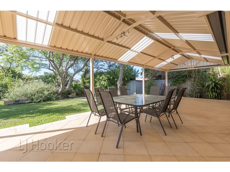 11 Jubilee Drive, Waikiki WA 6169