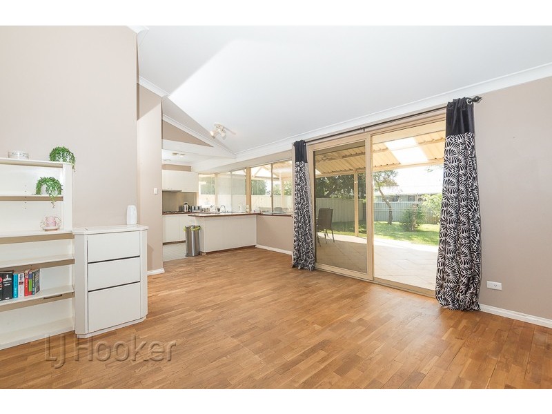 11 Jubilee Drive, Waikiki WA 6169
