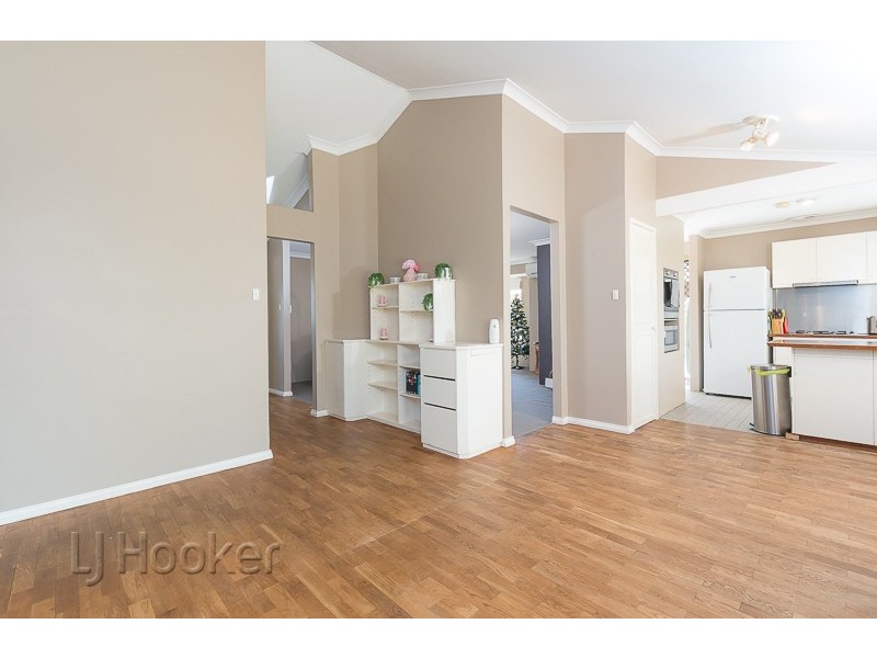 11 Jubilee Drive, Waikiki WA 6169