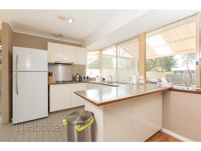 11 Jubilee Drive, Waikiki WA 6169