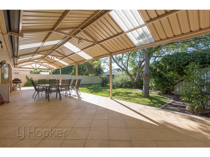 11 Jubilee Drive, Waikiki WA 6169