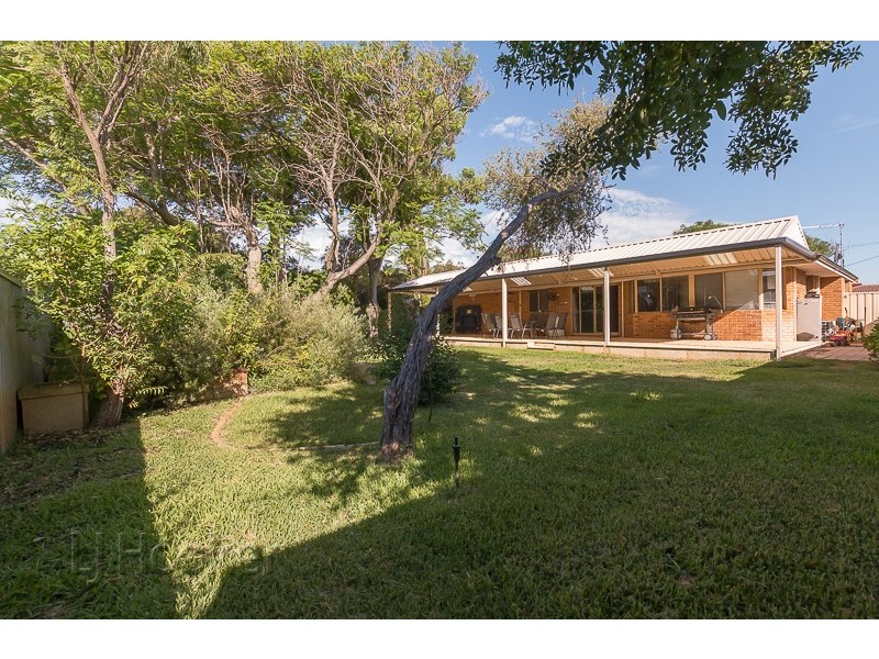 11 Jubilee Drive, Waikiki WA 6169