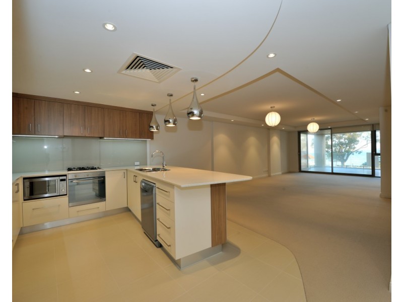 1/3 Rockingham Beach Road, Rockingham WA 6168