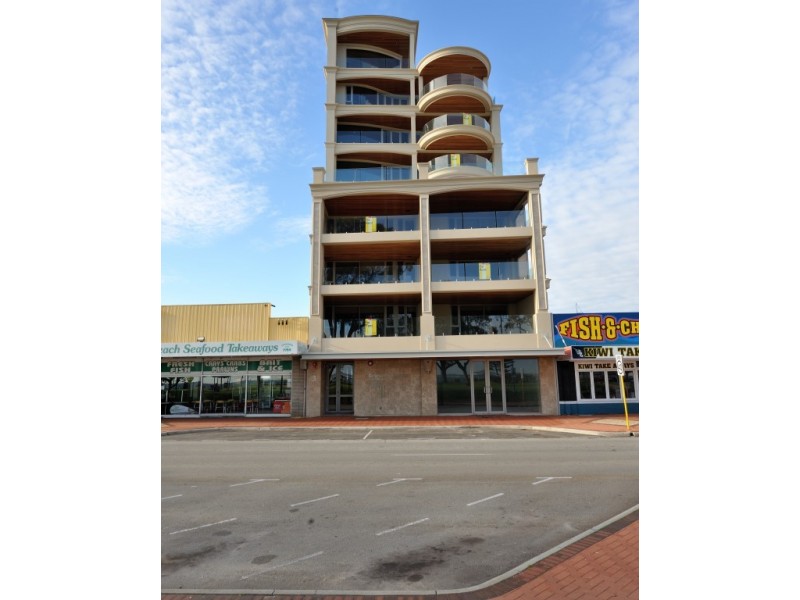 1/3 Rockingham Beach Road, Rockingham WA 6168