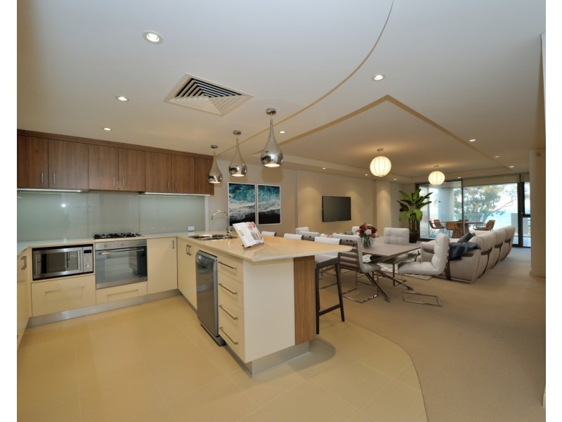 1/3 Rockingham Beach Road, Rockingham WA 6168