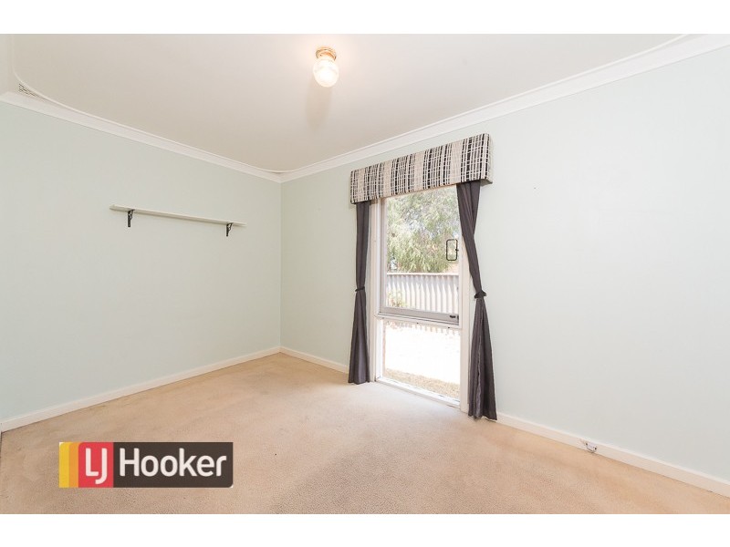 8 Pictor Court, Rockingham WA 6168