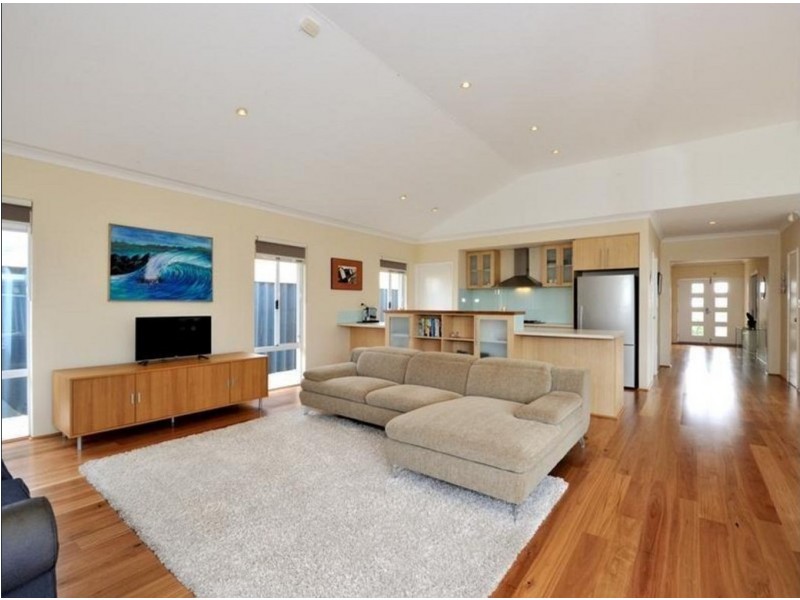 1 Margaret Road, Secret Harbour WA 6173