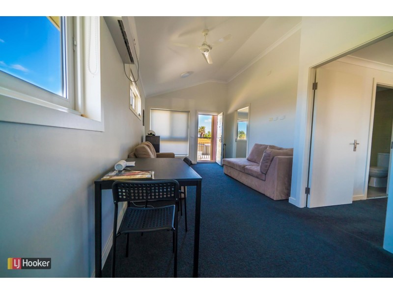 8/18 Thorpe Street, Rockingham WA 6168