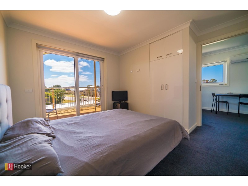 8/18 Thorpe Street, Rockingham WA 6168