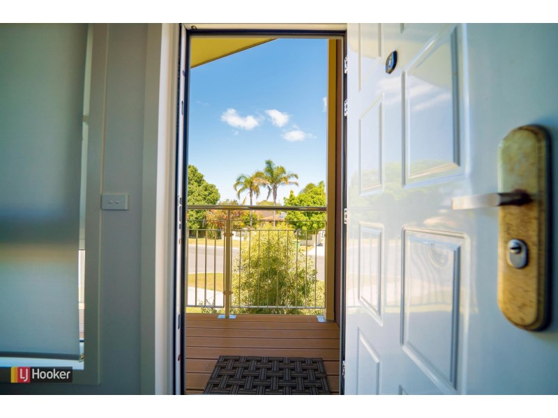 8/18 Thorpe Street, Rockingham WA 6168