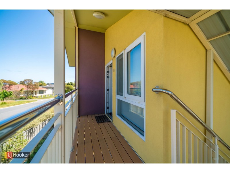 8/18 Thorpe Street, Rockingham WA 6168