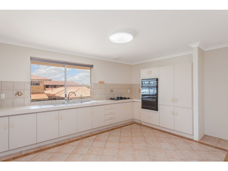 4/28 Fletcher Street, Rockingham WA 6168