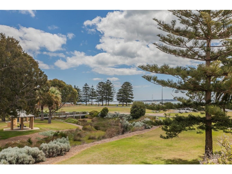 4/28 Fletcher Street, Rockingham WA 6168