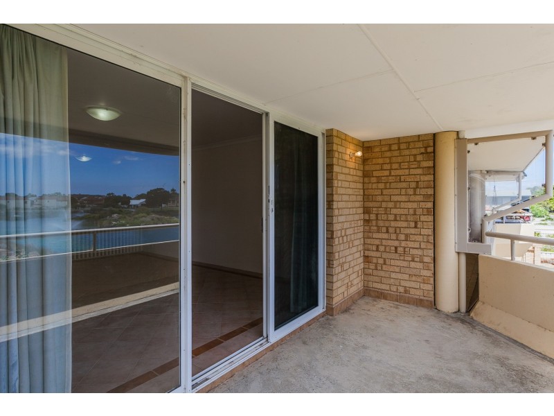 4/28 Fletcher Street, Rockingham WA 6168