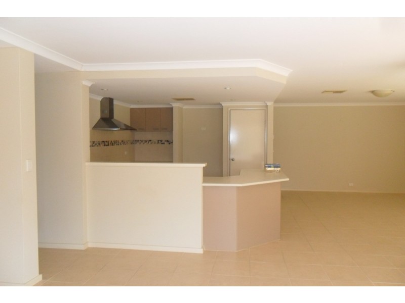 9 Oxenholme Way, Waikiki WA 6169