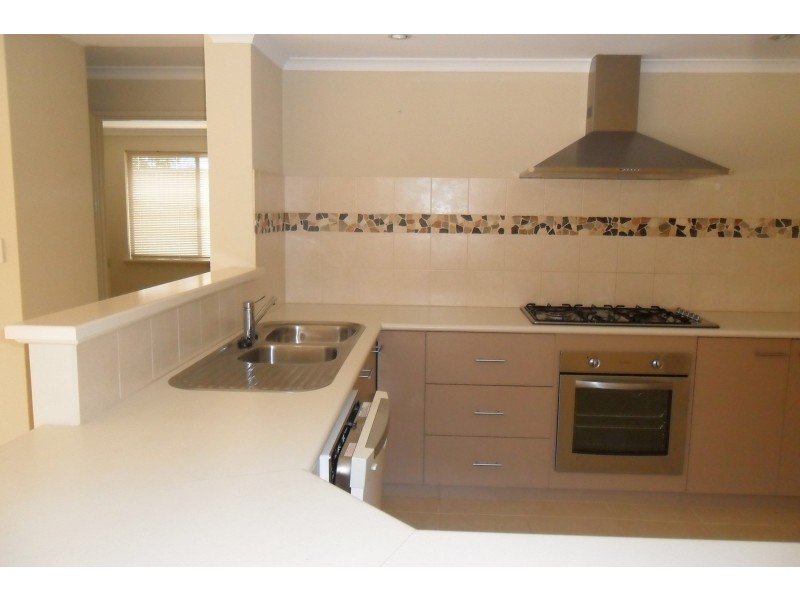 9 Oxenholme Way, Waikiki WA 6169