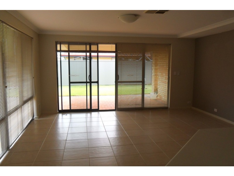 9 Oxenholme Way, Waikiki WA 6169
