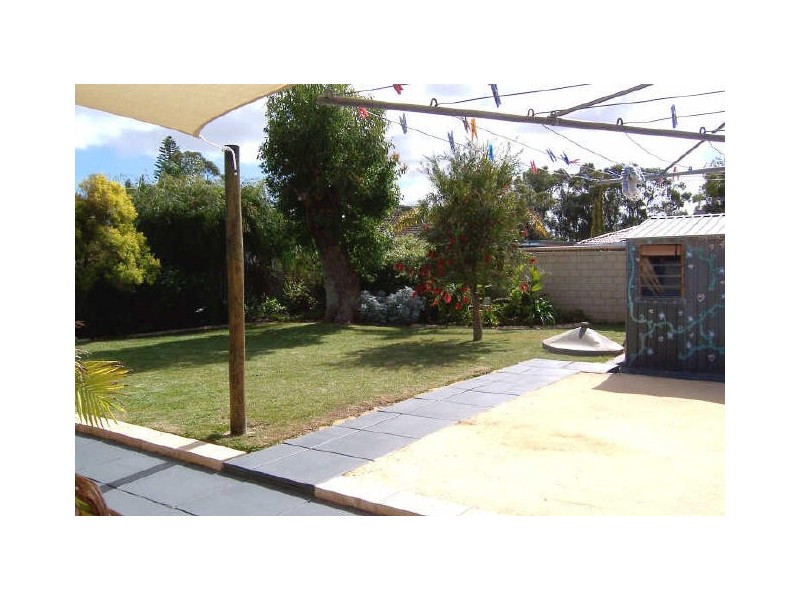 12 Nowranie Place, Hillman WA 6168