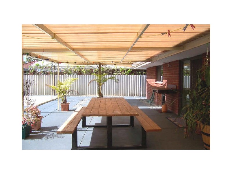 12 Nowranie Place, Hillman WA 6168