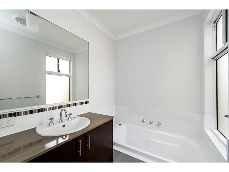 36 Mallina Crescent, Golden Bay WA 6174