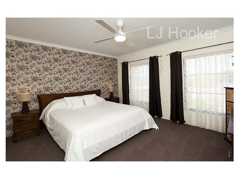 66 Bancoura Parkway, Secret Harbour WA 6173