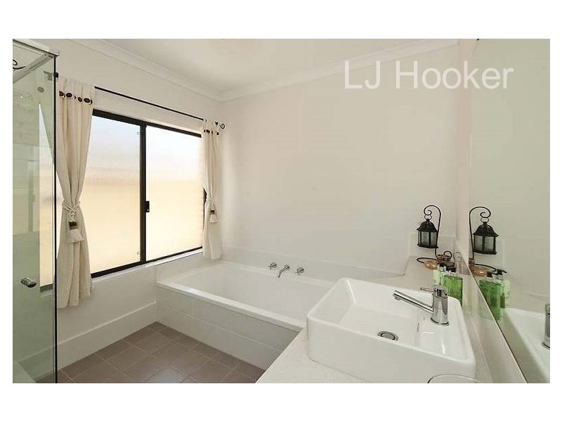 66 Bancoura Parkway, Secret Harbour WA 6173