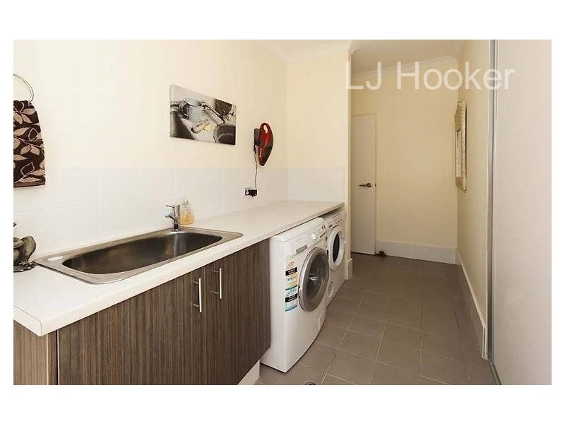 66 Bancoura Parkway, Secret Harbour WA 6173