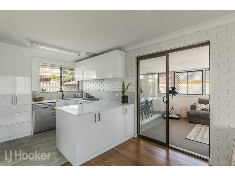 1 Varley Crescent, Cooloongup WA 6168