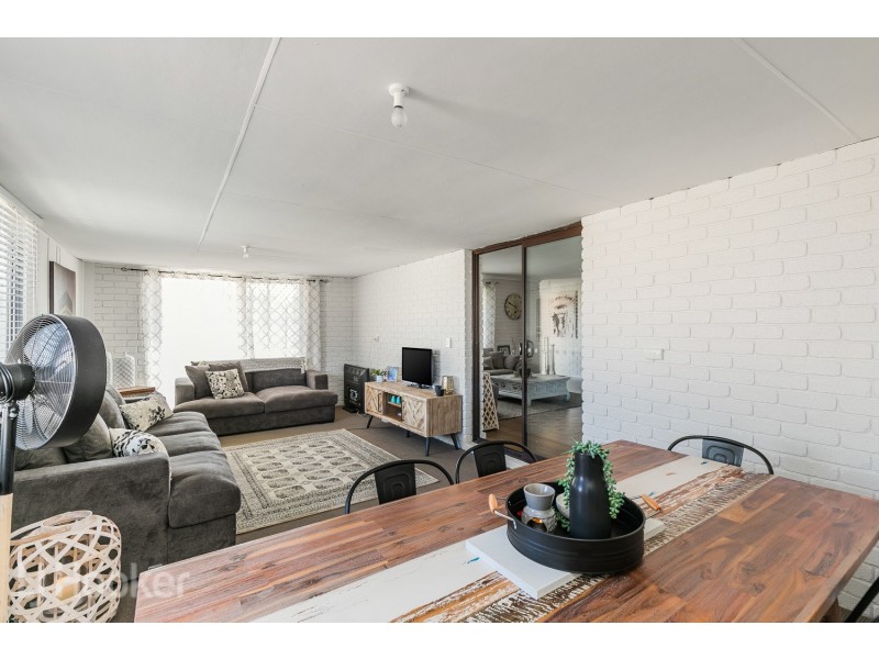 1 Varley Crescent, Cooloongup WA 6168