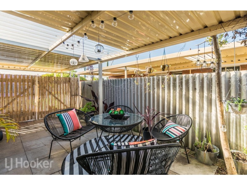 1 Varley Crescent, Cooloongup WA 6168