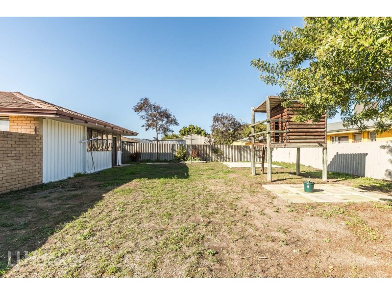 1 Varley Crescent, Cooloongup WA 6168