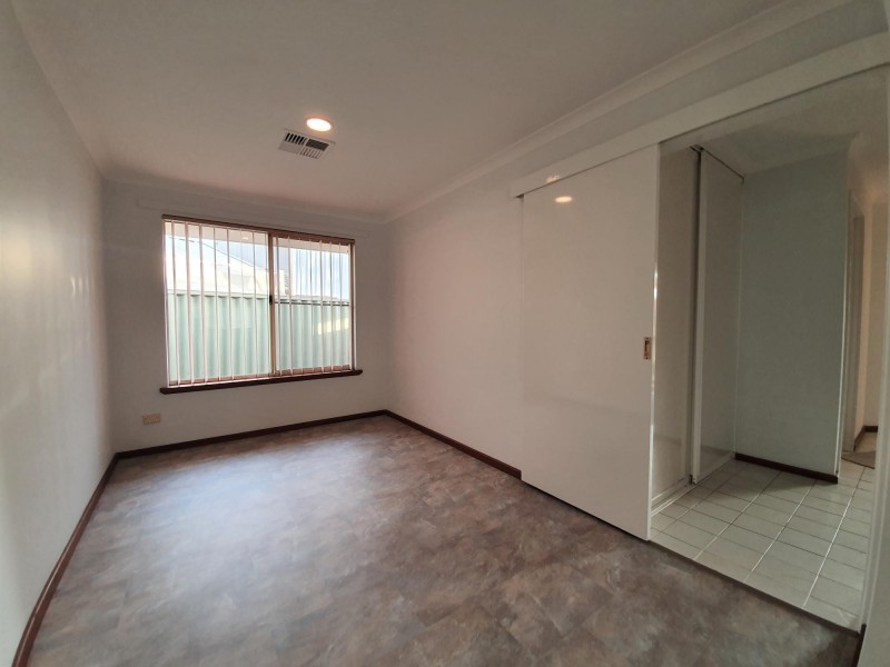 18 Manly Crescent, Warnbro WA 6169