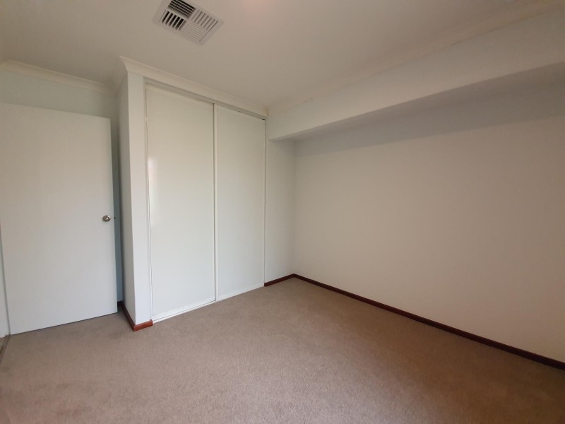 18 Manly Crescent, Warnbro WA 6169