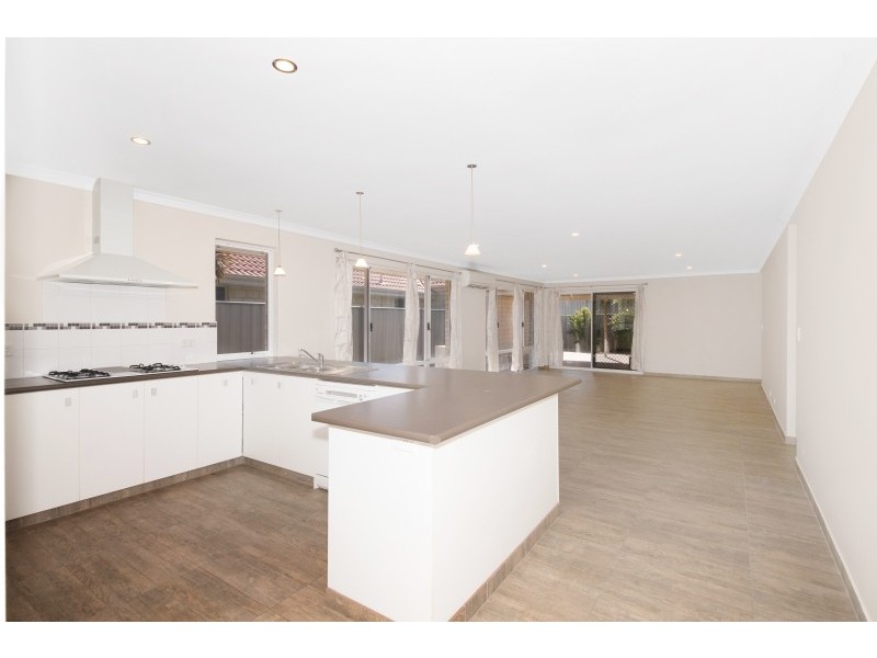 14 Kingaroy Drive, Baldivis WA 6171