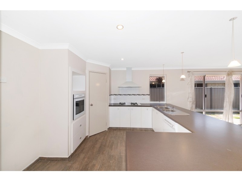 14 Kingaroy Drive, Baldivis WA 6171