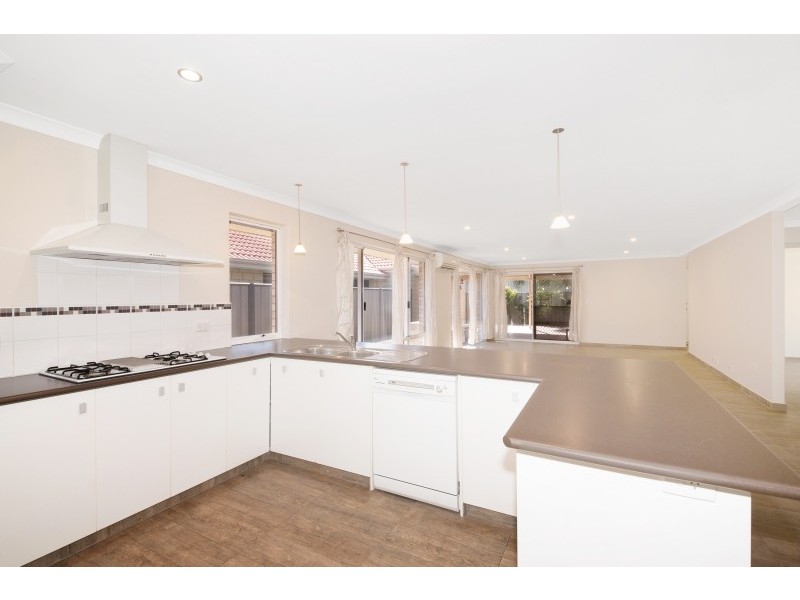 14 Kingaroy Drive, Baldivis WA 6171