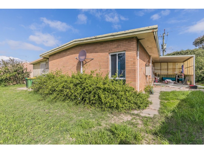 4 Gregson Street, Rockingham WA 6168