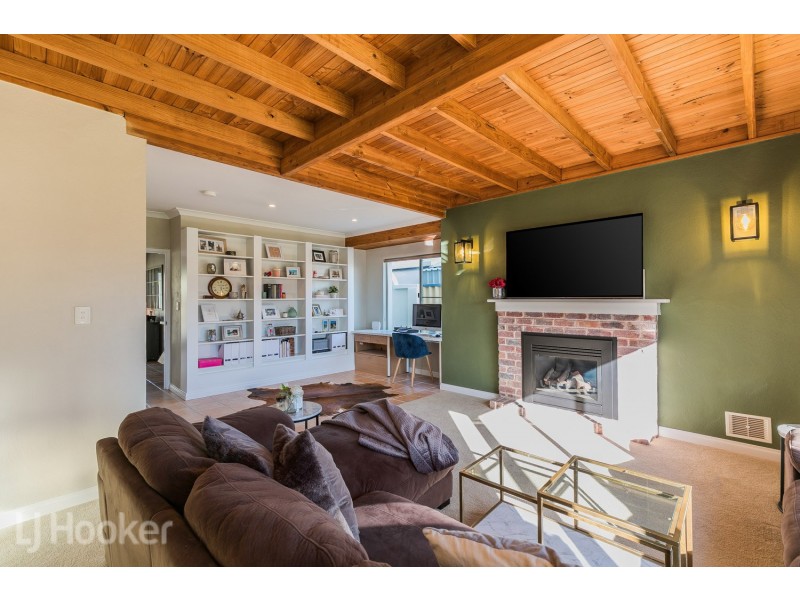 11 Collie Close, Rockingham WA 6168