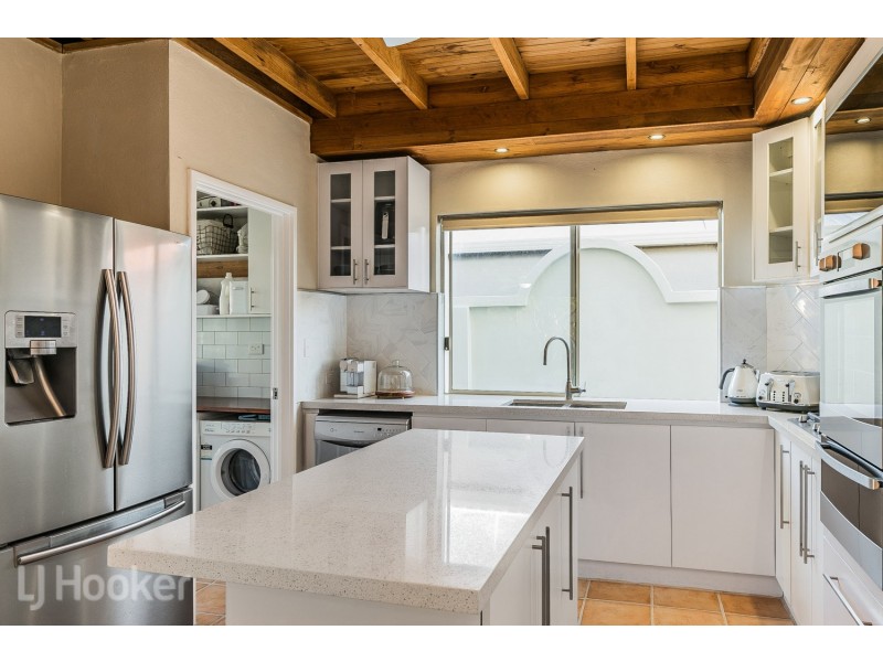 11 Collie Close, Rockingham WA 6168