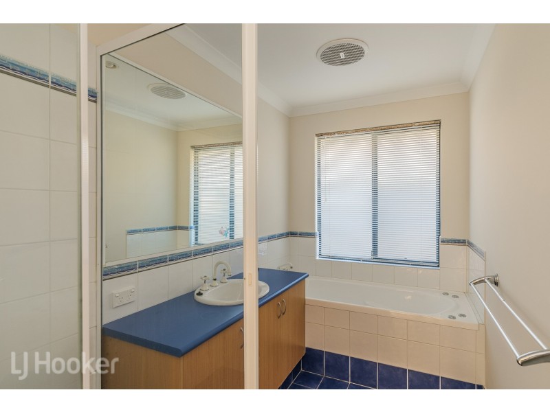 4 Culvers Way, Secret Harbour WA 6173