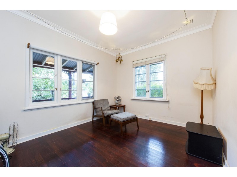 26 Oldham Crescent, Hilton WA 6163