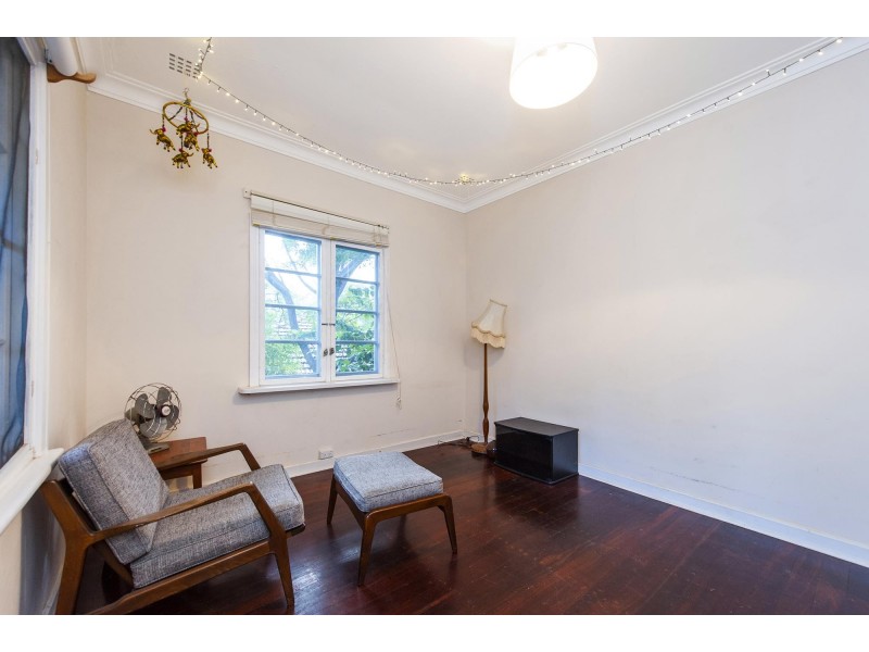 26 Oldham Crescent, Hilton WA 6163