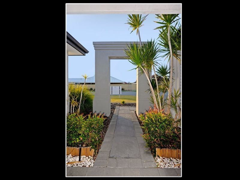 4 Wittecarra Crescent, Port Kennedy WA 6172